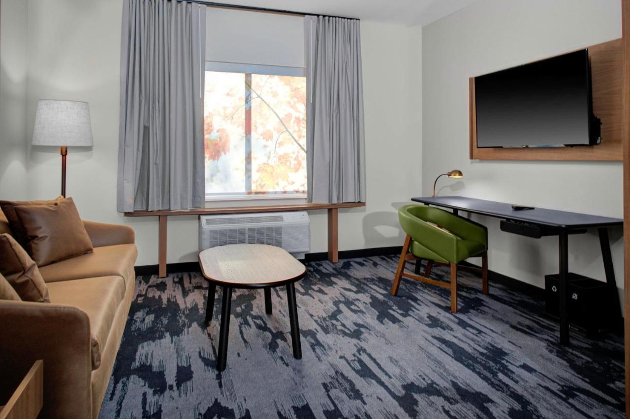 Fairfield Inn & Suites By Marriott Roanoke Salem Exterior photo